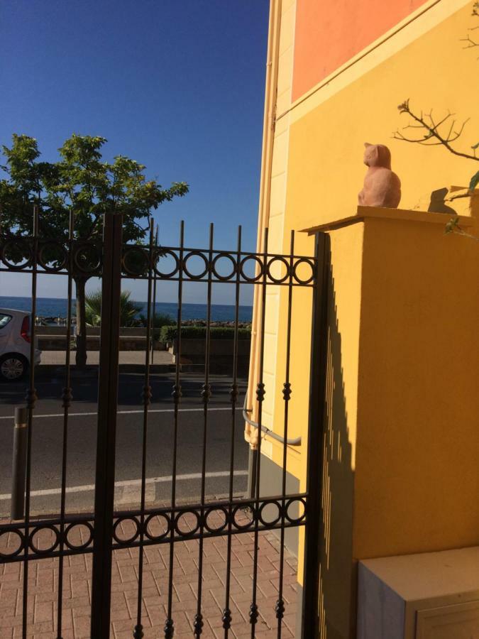 Appartement Bistrot Del Mare à Santo Stefano al Mare Extérieur photo