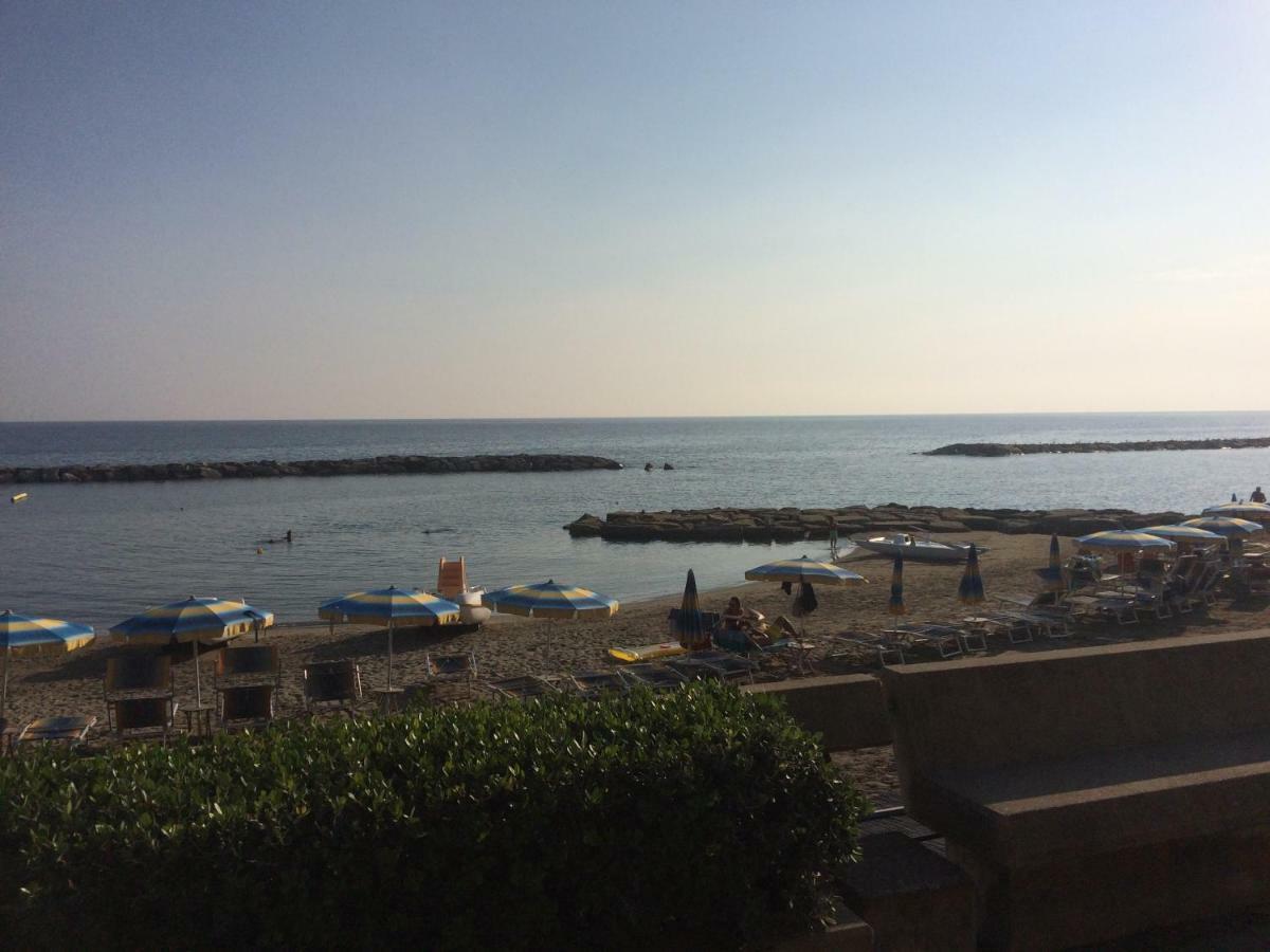 Appartement Bistrot Del Mare à Santo Stefano al Mare Extérieur photo